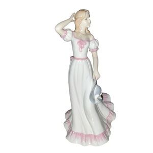 Elegance Collectors Edition Gaylord Porcelain Lady Figurine Vintage